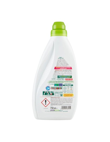 offerta Winni's Naturel Detersivo Liquido Capi Neri & Scuri Ipoallergenico 750 ml